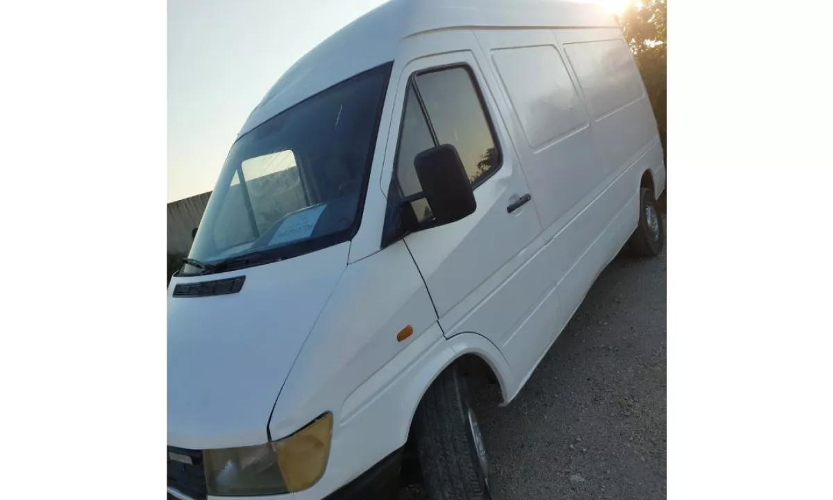 Auto in Vendita a Tirana, Mercedes-Benz, 1999 Diesel,Kambio Manual Pagamento 4,500  Euro.