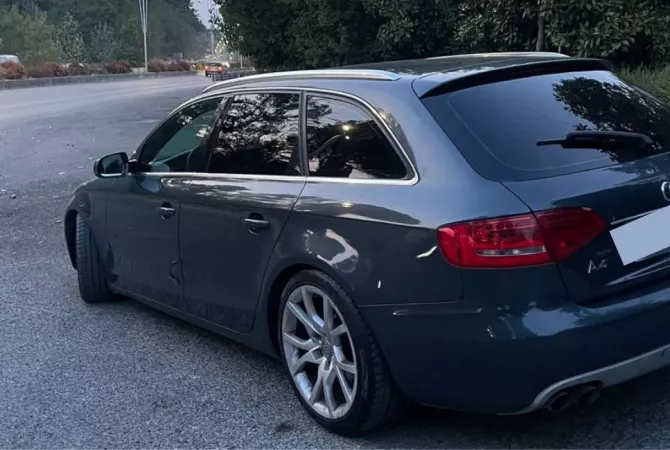 Auto in Vendita a Tirana - 5,500 Euro