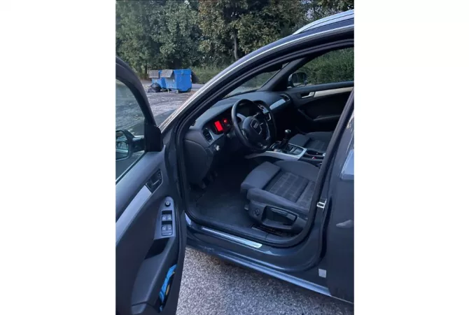 Auto in Vendita a Tirana - 5,500 Euro