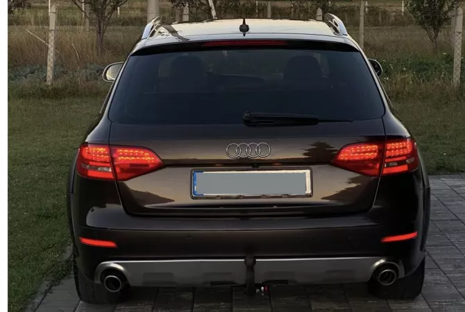 Auto in Vendita a Tirana - 11,700 Euro