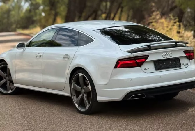 Auto in Vendita a Tirana - 17,500 Euro