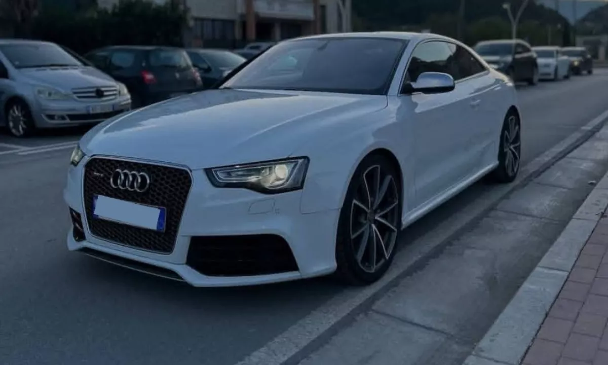 Auto in Vendita a Berat, Audi, 2016 Benzine,Kambio Automatik Pagamento 20,000  Euro.
