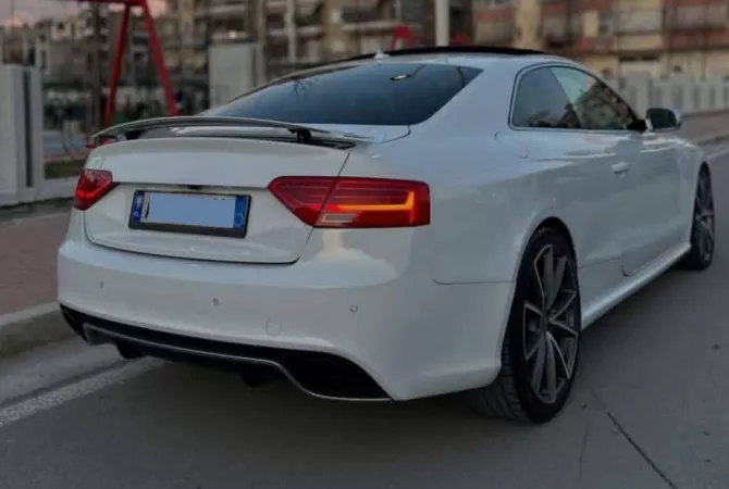 Auto in Vendita a Berat - 20,000 Euro