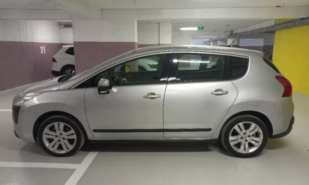Auto in Vendita a Pristina, Peugeot, 2011 Diesel,Kambio Automatik Pagamento 6,800  Euro.