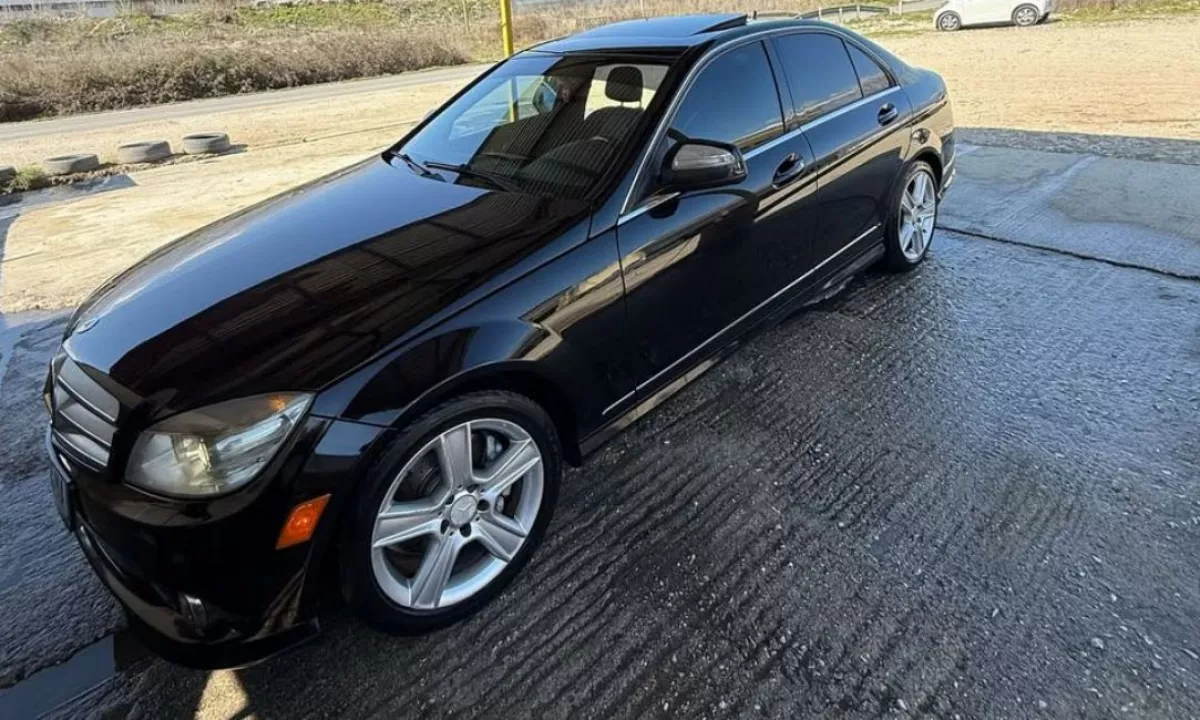 Auto in Vendita a Tirana, Mercedes-Benz, 2009 gasoline-gas,Kambio Manual Pagamento 7,600  Euro.