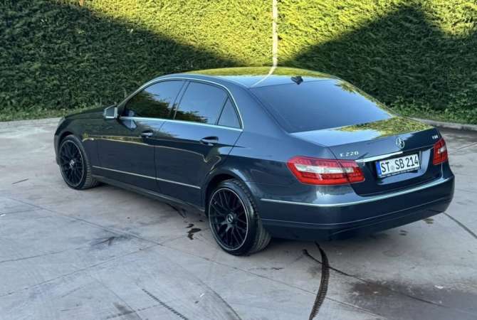 Auto in Vendita a Tirana - 9,500 Euro