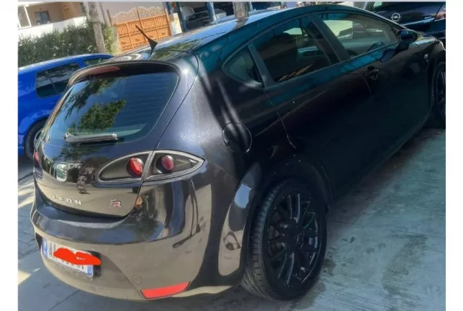 Auto in Vendita a Tirana - 2,600 Euro