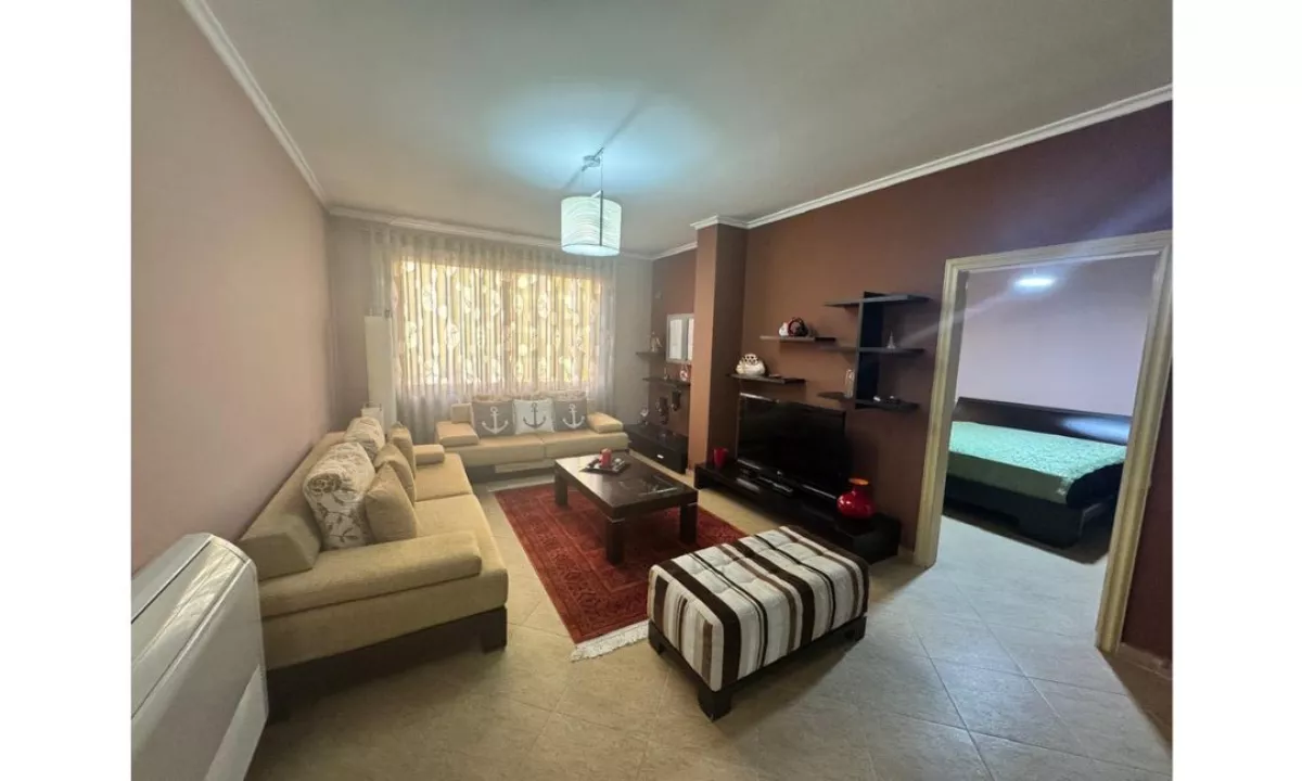 Shtepi me qera Apartament ne Tirane, 3+1, Mobilimi E mobiluar, Pagesa 850  Euro.
