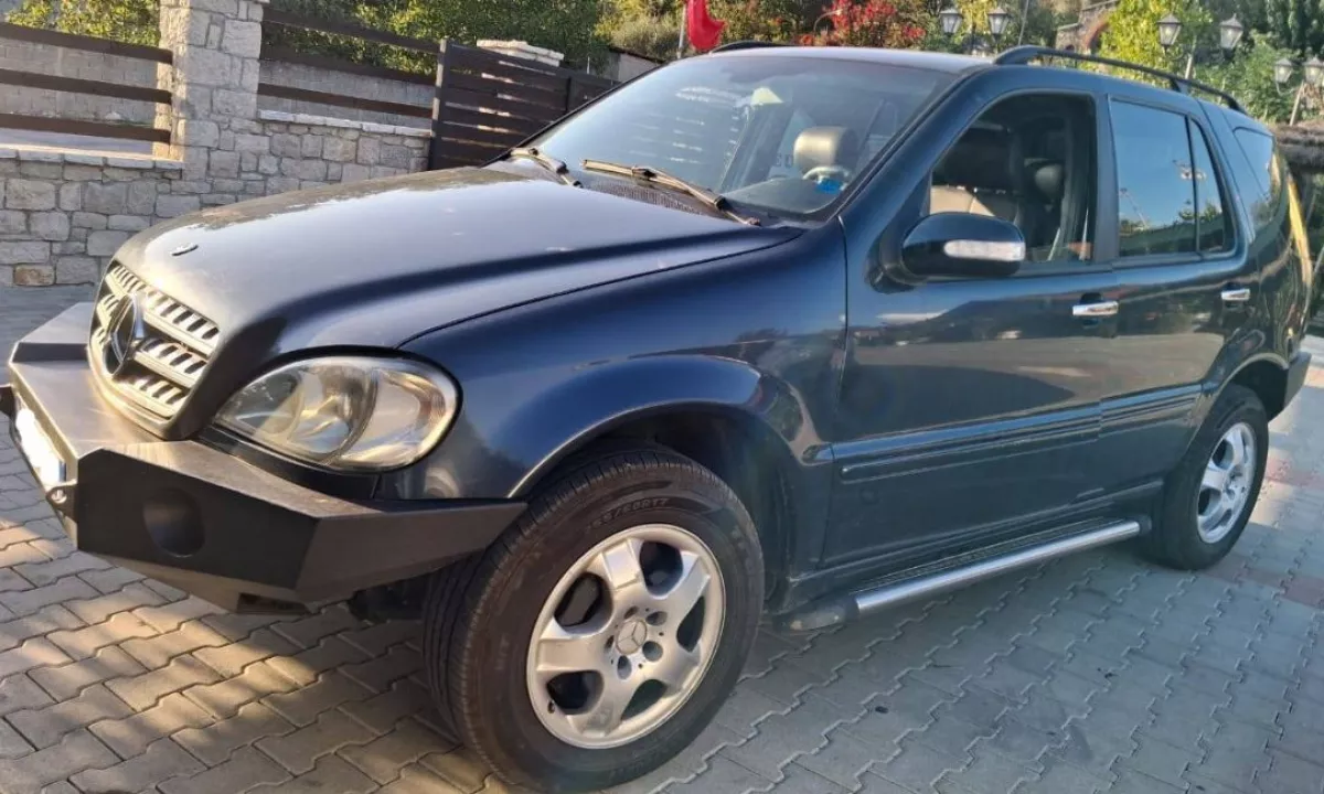 Auto in Vendita a Tirana, Mercedes-Benz, 2001 Diesel,Kambio Automatik Pagamento 4,500  Euro.