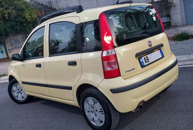 Auto in Vendita a Tirana - 4,200 Euro