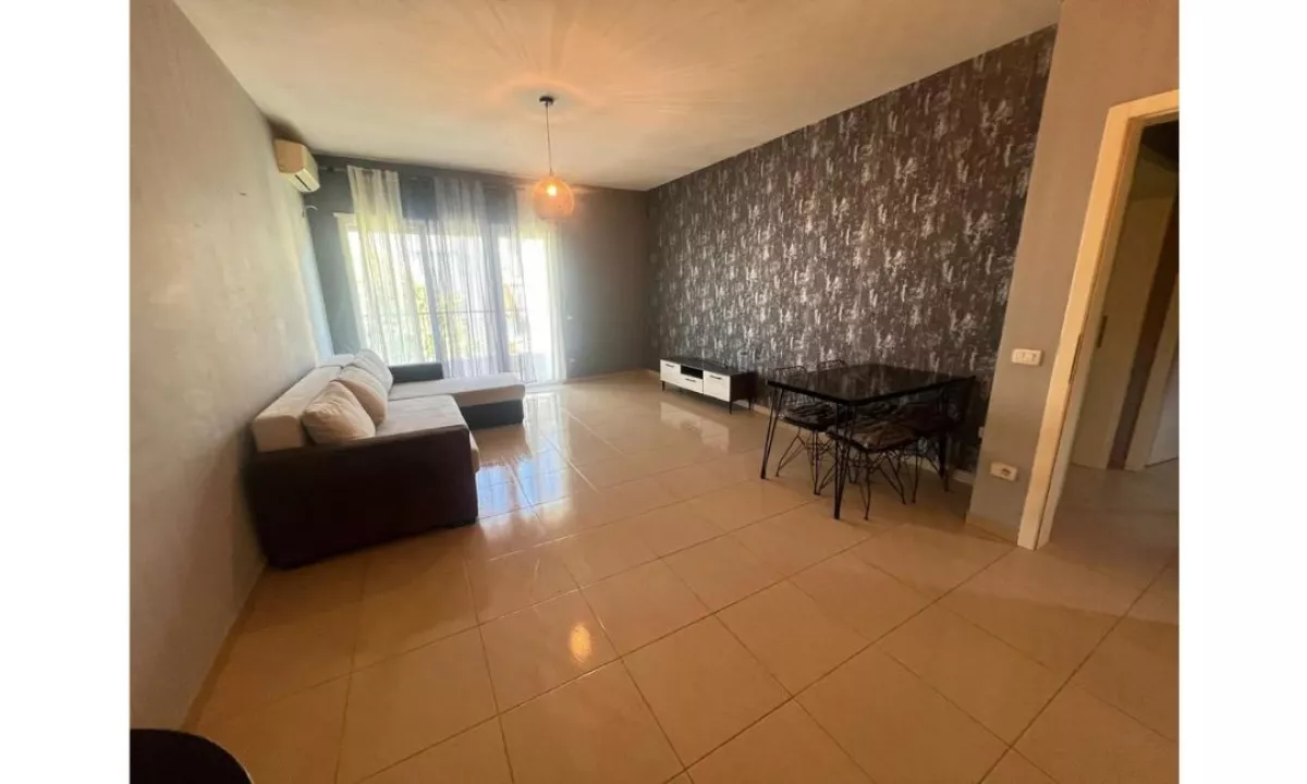 Shtepi ne shitje Apartament ne Tirane, 2+1, Mobilimi E mobiluar, Pagesa 230,000  Euro.