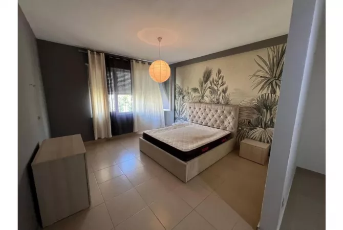 Shtepi ne shitje Apartament ne Tirane, 2+1, Mobilimi E mobiluar, Pagesa 230,000  Euro.