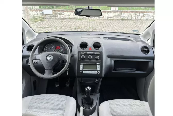 Auto in Vendita a Tirana - 5,900 Euro