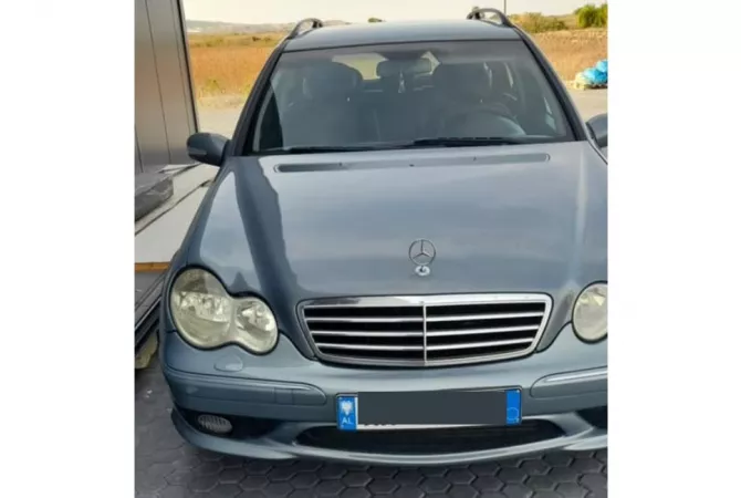 Auto in Vendita a Tirana - 3,400 Euro