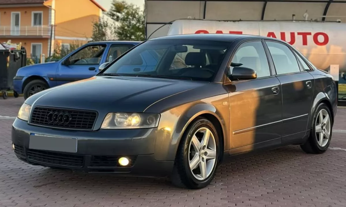 Auto in Vendita a Tirana, Audi, 2002 gasoline-gas,Kambio Automatik Pagamento 2,800  Euro.