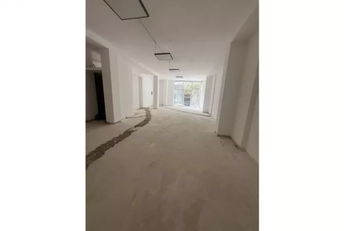  Shitet Dyqan Buze Rruge – Durres