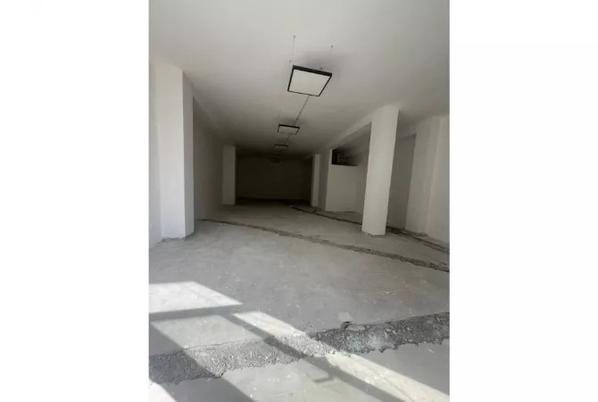  Shitet Dyqan Buze Rruge – Durres