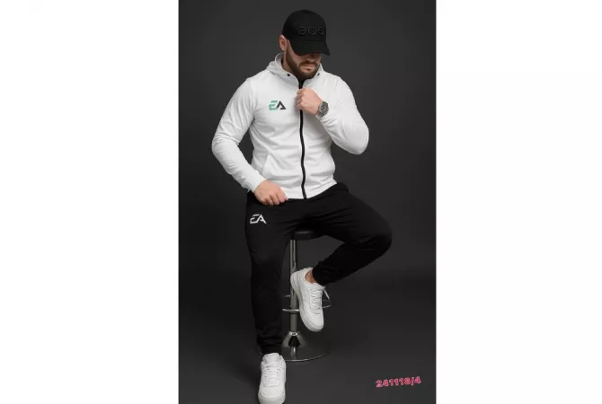 Veshje dhe Aksesor per te Rritur ne Tirane - 25 Euro