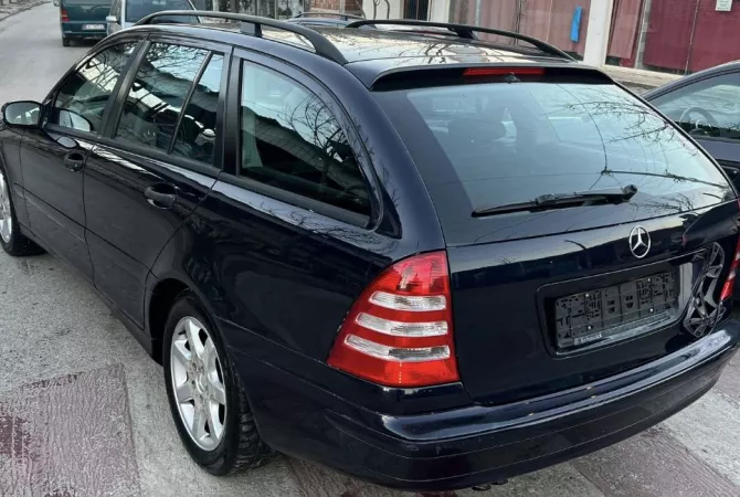 Auto in Vendita a Tirana - 3,300 Euro