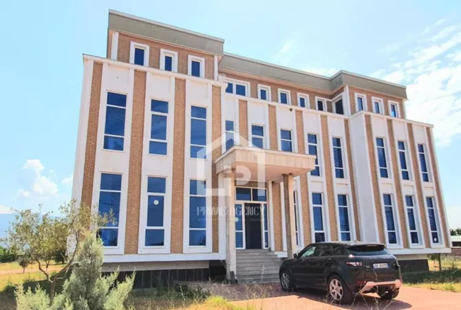 Business Property for Rent 1+1 in Lezha - 3,900 Euro