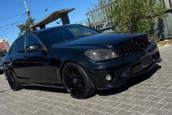 Auto in Vendita a Tirana - 8,000 Euro