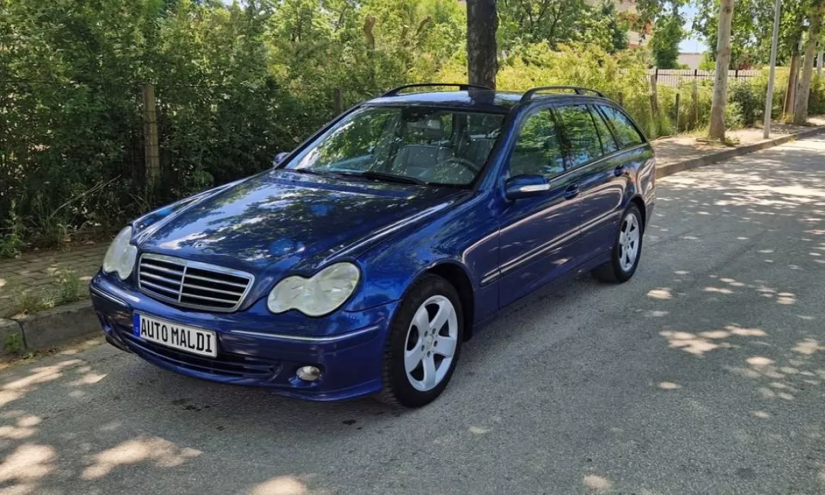 Auto in Vendita a Fier, Mercedes-Benz, 2007 Diesel,Kambio Manual Pagamento 3,700  Euro.