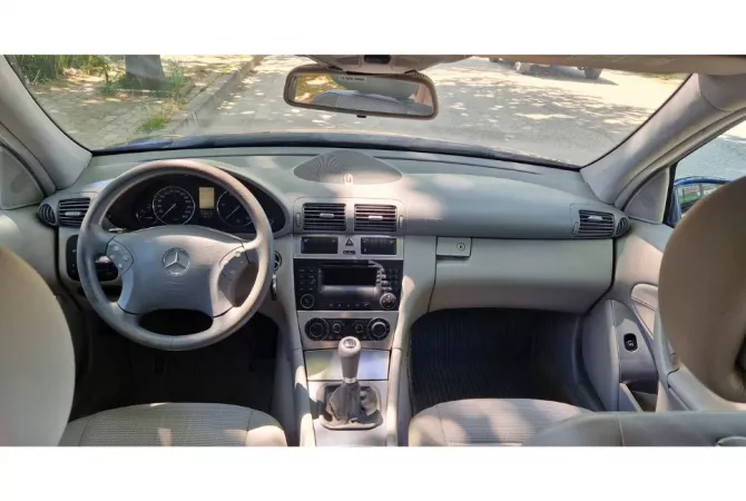 Auto in Vendita a Fier - 3,700 Euro