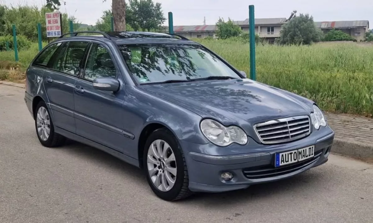 Auto in Vendita a Fier, Mercedes-Benz, 2006 Diesel,Kambio Automatik Pagamento 3,900  Euro.
