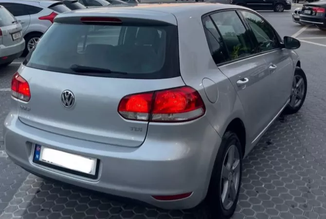 Auto in Vendita a Valona - 4,500 Euro