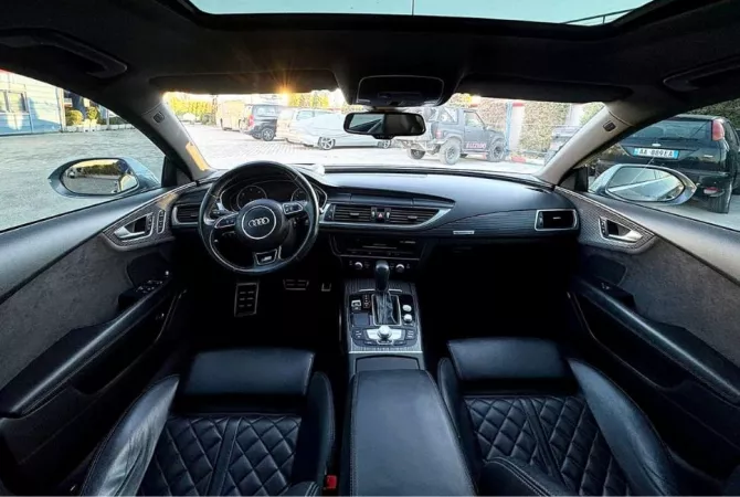 Auto in Vendita a Tirana - 16,500 Euro