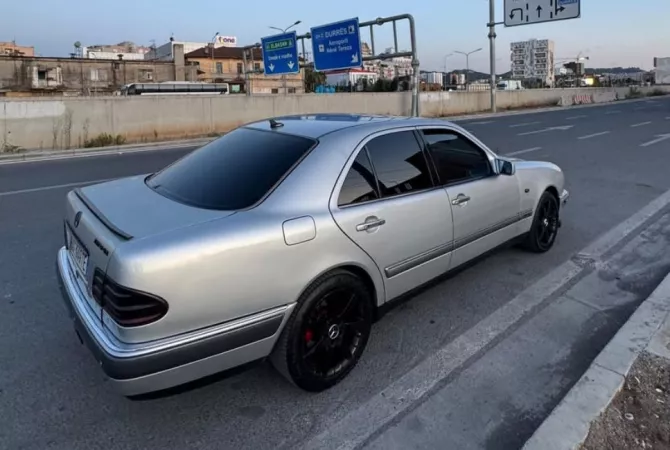 Auto in Vendita a Tirana - 2,800 Euro