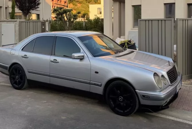 Auto in Vendita a Tirana - 2,800 Euro