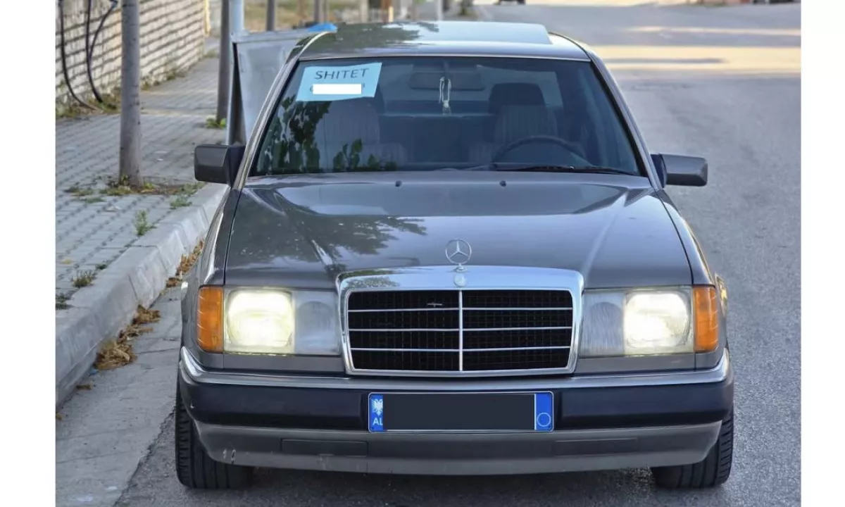 Auto in Vendita a Tirana, Mercedes-Benz, 2000 Diesel,Kambio Automatik Pagamento 4,500  Euro.