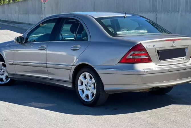 Auto in Vendita a Tirana - 4,000 Euro