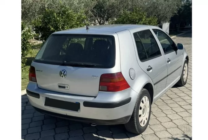 Auto in Vendita a Tirana - 2,200 Euro