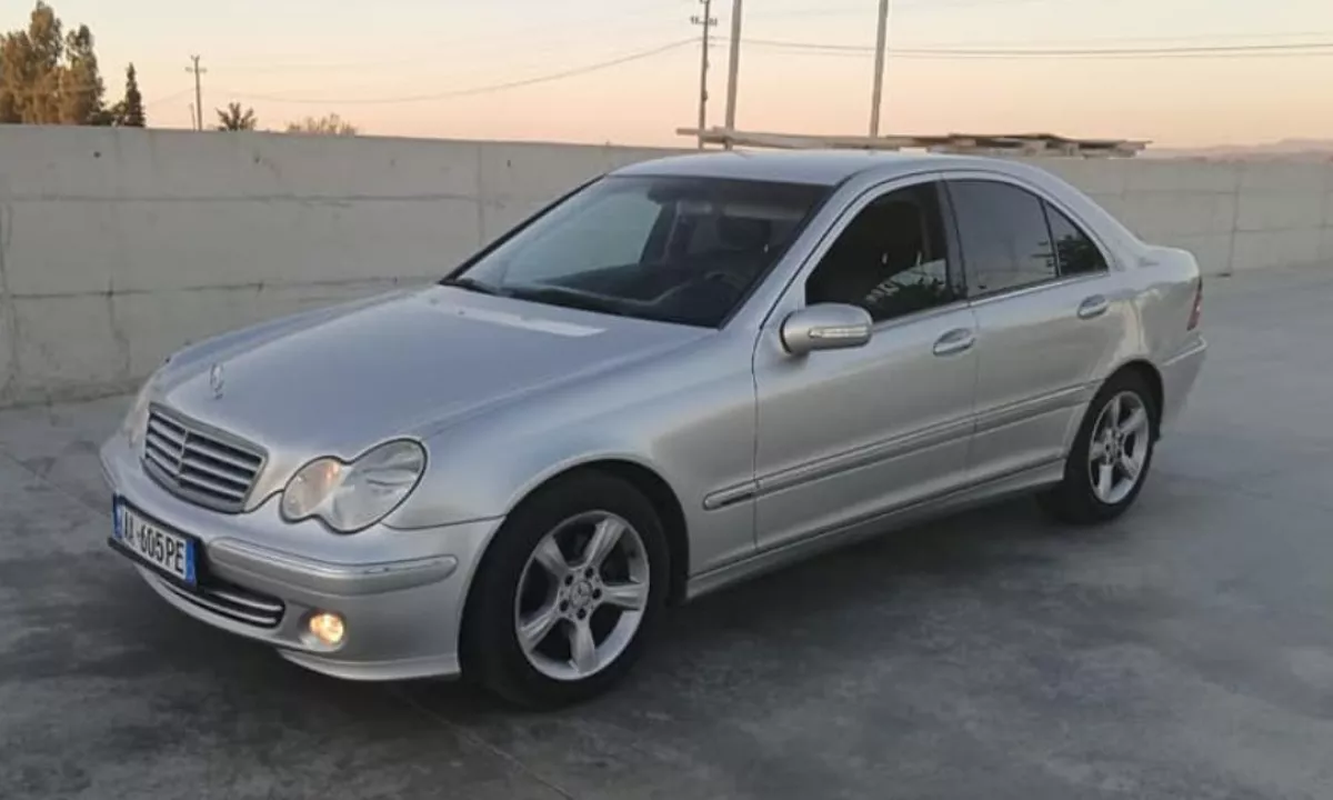 Auto in Vendita a Durazzo, Mercedes-Benz, 2005 Diesel,Kambio Automatik Pagamento 4,650  Euro.