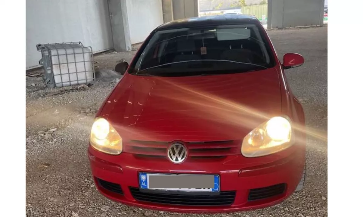 Auto in Vendita a Tirana, Volkswagen, 2005 gasoline-gas,Kambio Manual Pagamento 3,000  Euro.