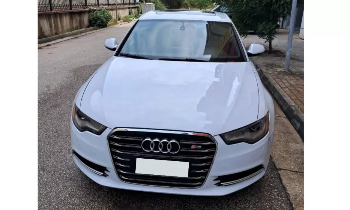 Auto in Vendita a Tirana, Audi, 2014 gasoline-gas,Kambio Automatik Pagamento 7,999  Euro.