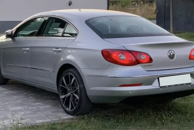 Auto in Vendita a Pristina - 9,500 Euro