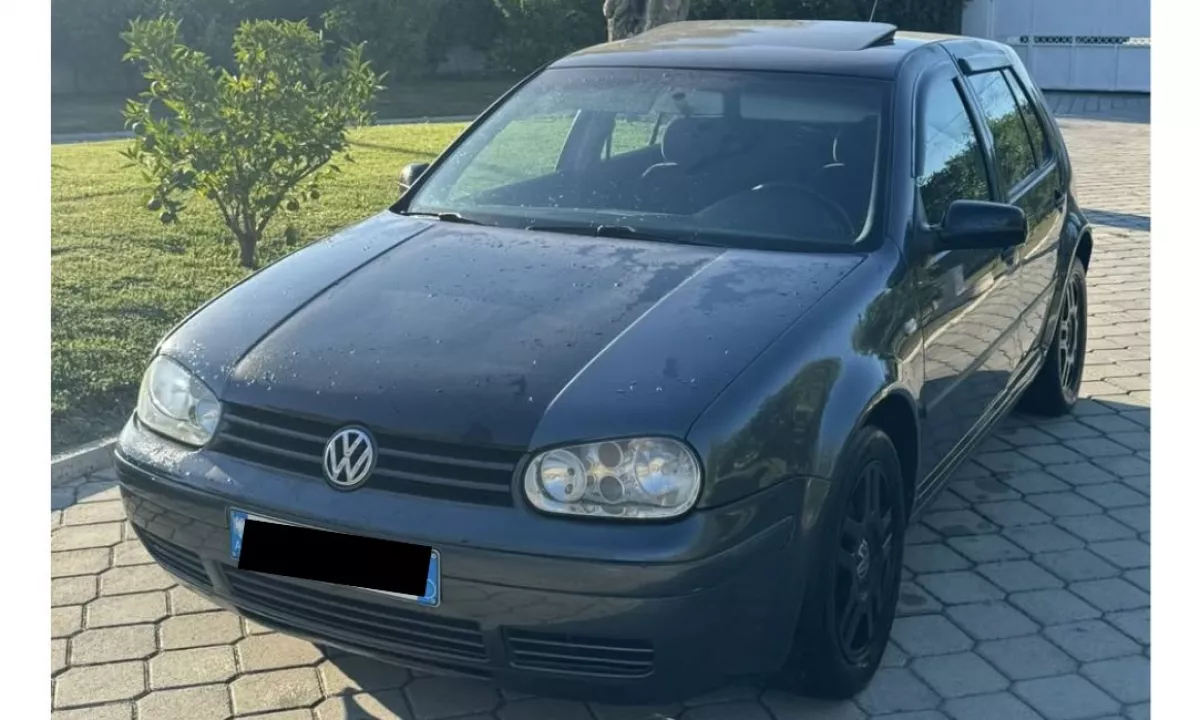Auto in Vendita a Tirana, Volkswagen, 2005 Diesel,Kambio Manual Pagamento 2,100  Euro.
