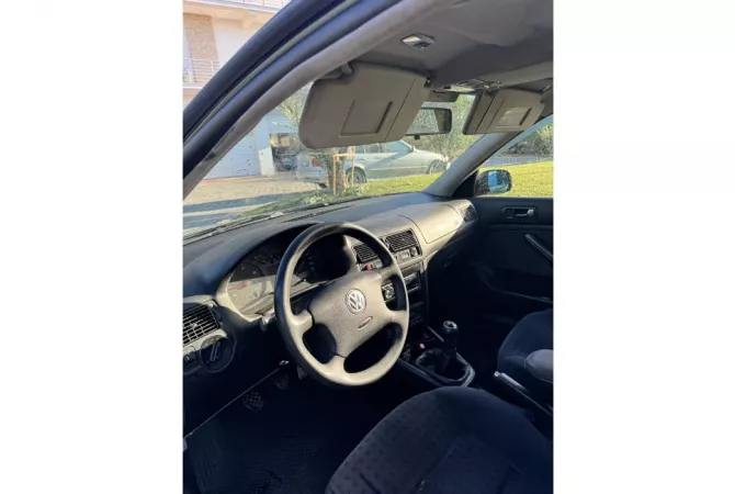 Auto in Vendita a Tirana - 2,100 Euro