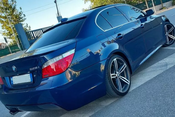 Auto in Vendita a Tirana - 10,000 Euro