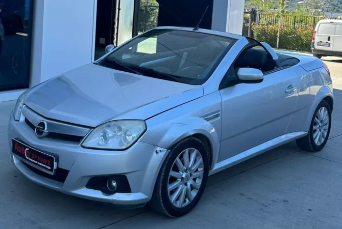 Auto in Vendita a Tirana - 2,300 Euro
