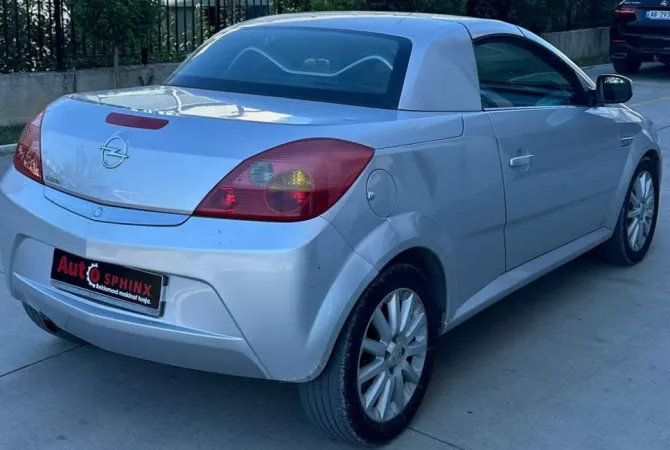 Auto in Vendita a Tirana - 2,300 Euro