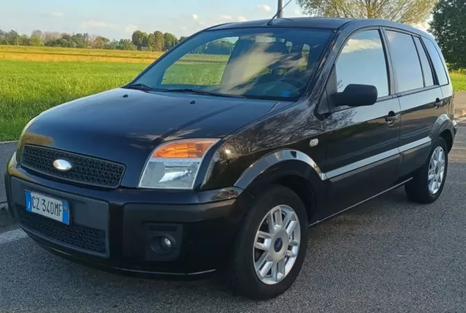 Auto in Vendita a Tirana - 2,800 Euro