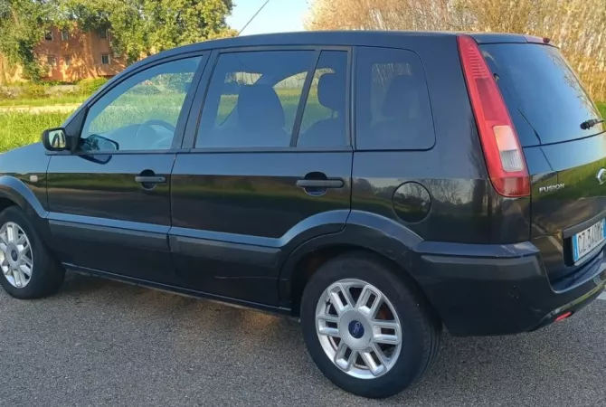 Auto in Vendita a Tirana - 2,800 Euro