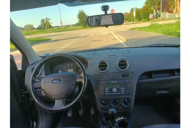 Auto in Vendita a Tirana - 2,800 Euro