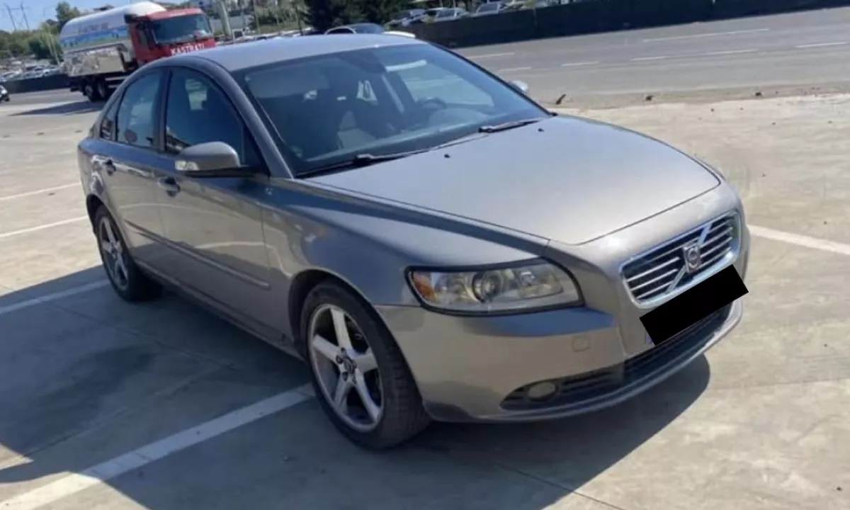 Auto in Vendita a Tirana, Volvo, 2007 Diesel,Kambio Manual Pagamento 4,000  Euro.