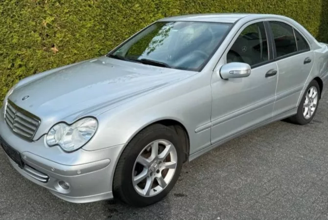 Auto in Vendita a Tirana - 4,500 Euro