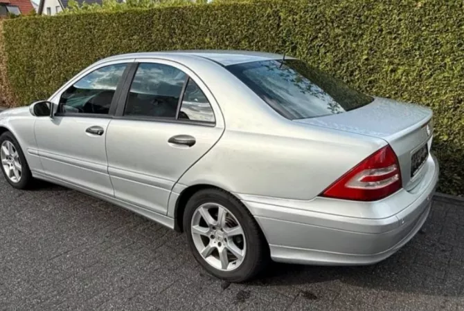 Auto in Vendita a Tirana - 4,500 Euro